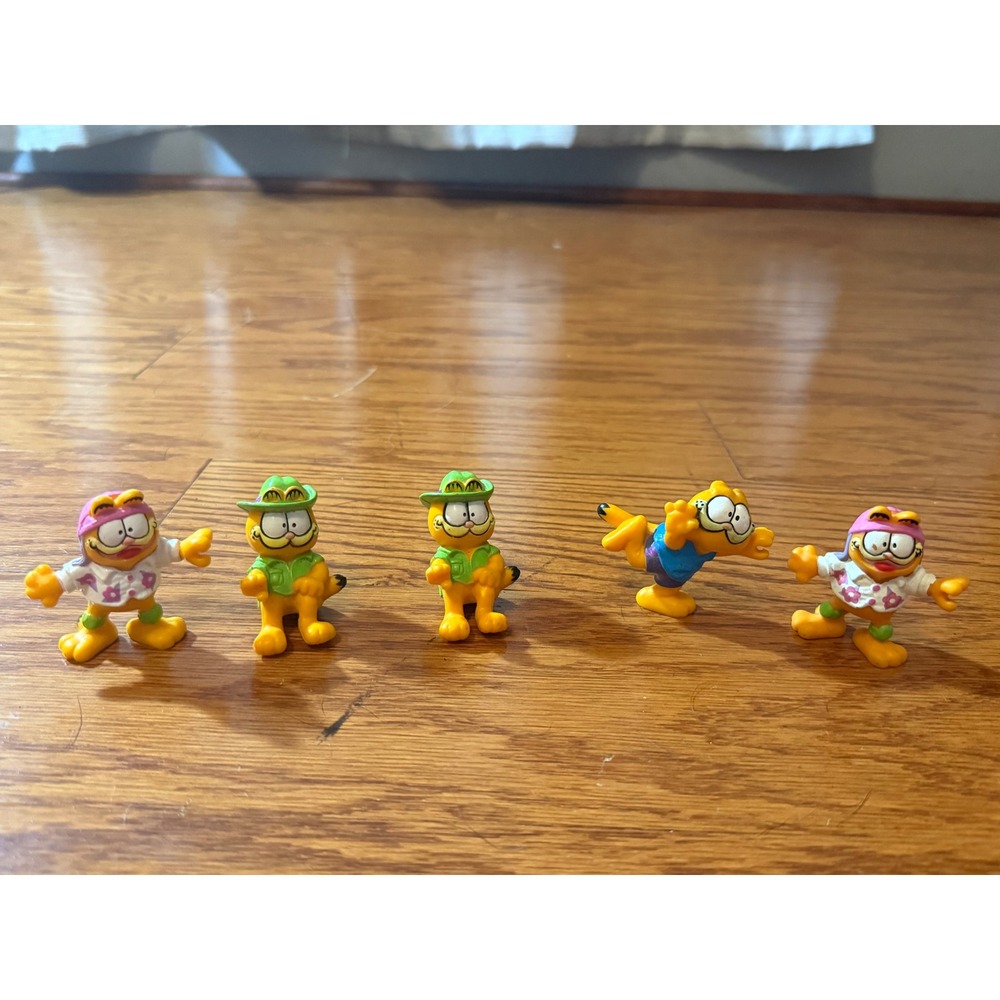 Vintage 1980s Garfield Figure Bundle Of 5 Green and Pink Hat Sitting 2" EUC